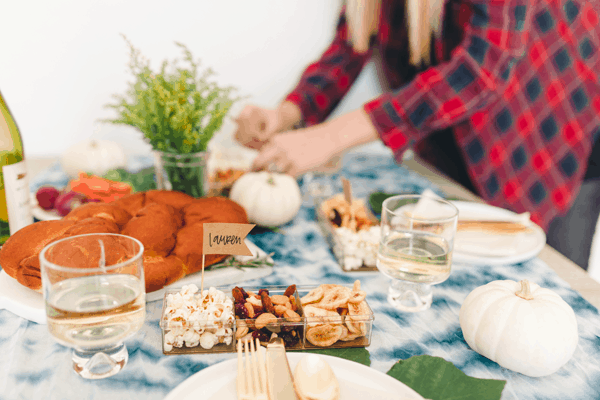How to Host a Friends-Themed Friendsgiving Party : Food Network