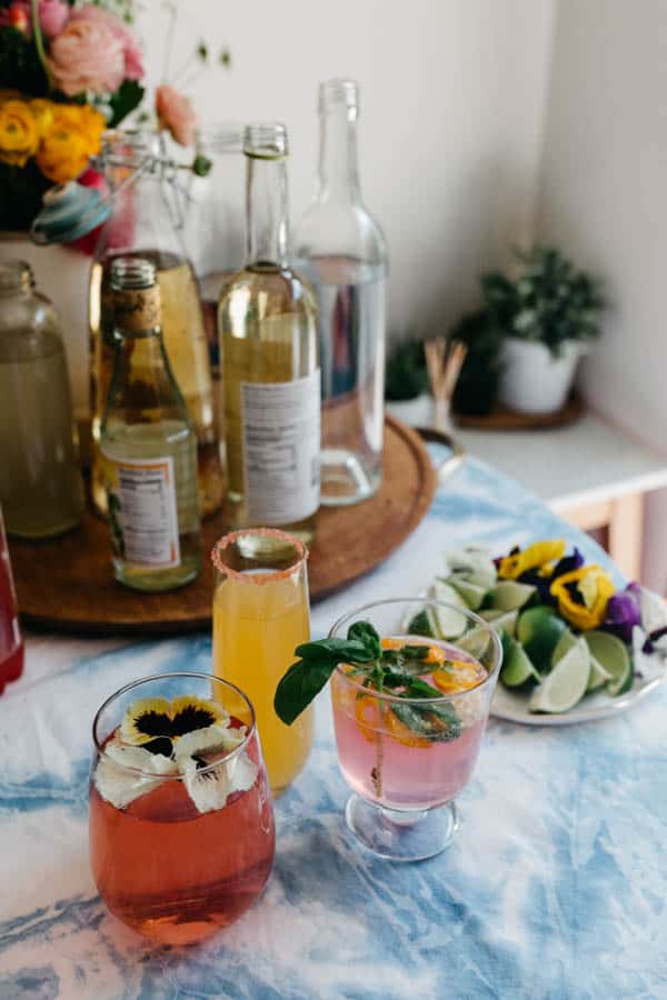 https://www.cupcakesandcutlery.com/wp-content/uploads/2019/03/Non-alcoholic-mimosas-are-a-great-idea-for-Mothers-Day.jpg