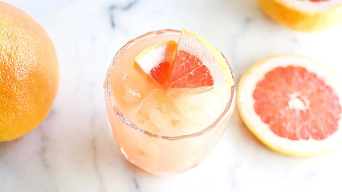 Refreshing Grapefruit Vodka Tonic
