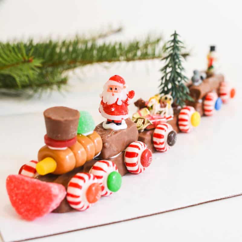 Christmas Candy Bar Train | DIY Candy Trains For The Holidays