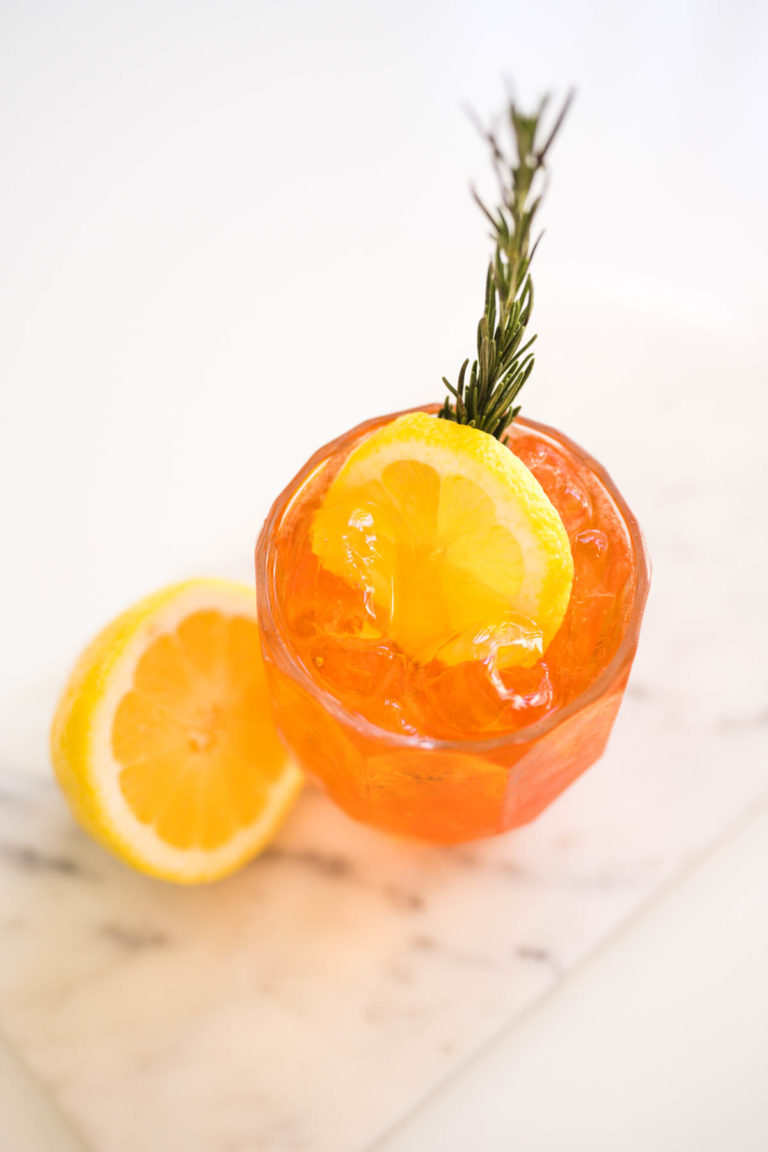 aperol-soda-recipe-for-a-refreshing-happy-hour