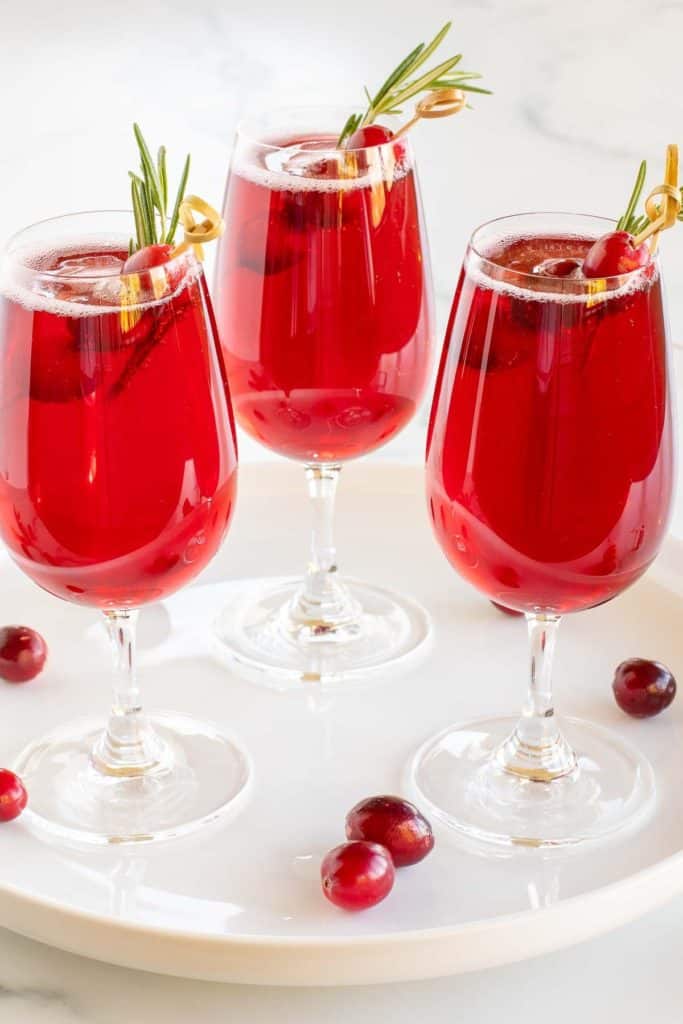 21 Christmas Champagne Cocktails To Make For The Holidays Cupcakes And Cutlery 2343