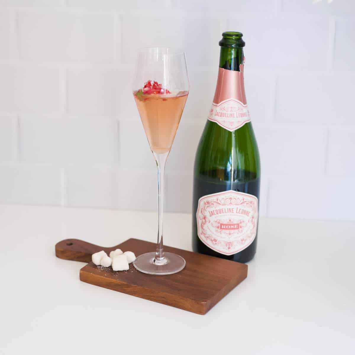 https://www.cupcakesandcutlery.com/wp-content/uploads/2023/05/classic-champagne-cocktail-featured-image.jpg