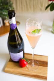 Strawberry Elderflower Prosecco Cocktail Recipe - Cupcakes And Cutlery