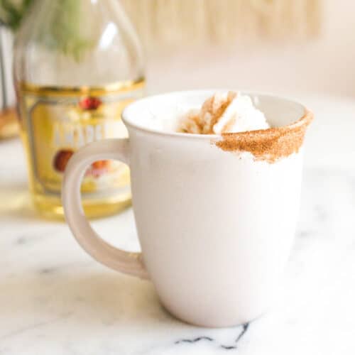 https://www.cupcakesandcutlery.com/wp-content/uploads/2023/10/amaretto-coffee-recipe-featured-image-500x500.jpg